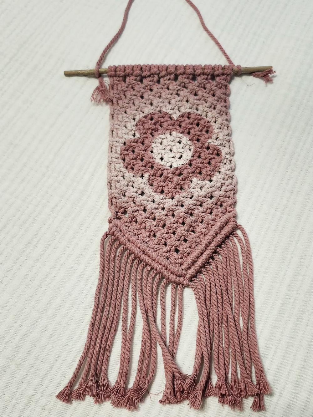 Handmade Blush Pink Macramé Wall Hanging with Daisy